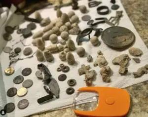 various duck dynasty metal detecting finds