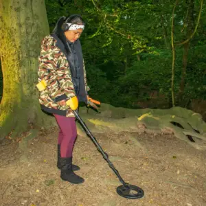 tips for metal detecting in woods